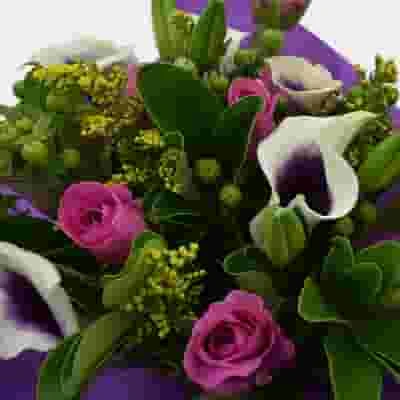 Premium Gift Bouquet Purple & White Mellow 3 Premium Gift Bouquet Purple & White Mellow
