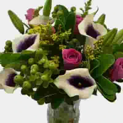 Premium Gift Bouquet Purple & White Mellow 4 Premium Gift Bouquet Purple & White Mellow - Image 2